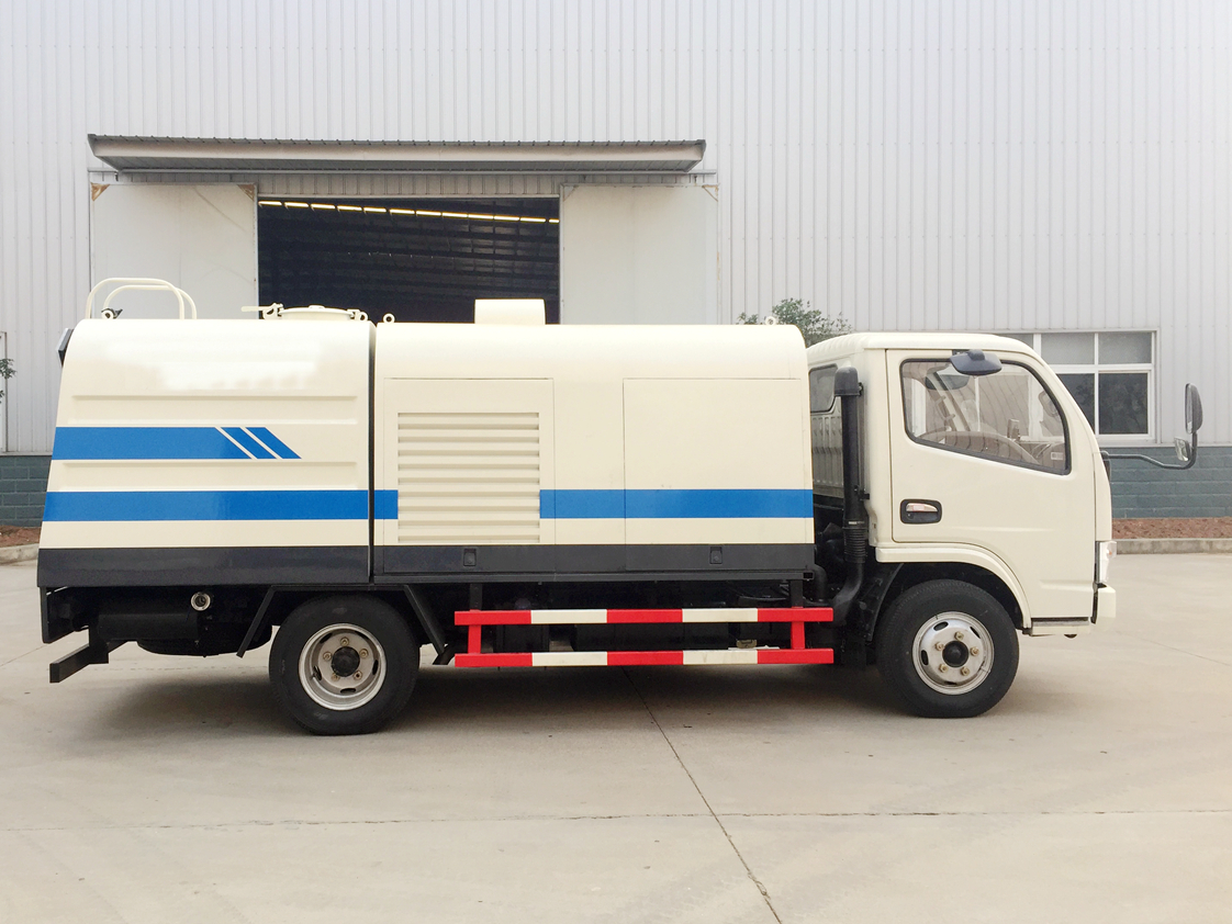 采用护栏清洗车清理城市隔离护栏的24个特点