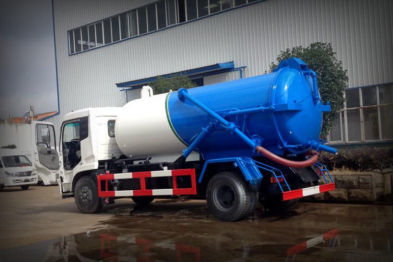 吸污车的污水吸入及排出操作方法