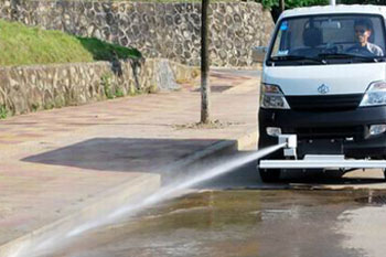 小型人行道专用道路清洗车的优势特点