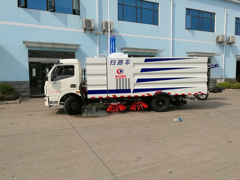 不同周期的清扫车保养的项目应不一样（二）