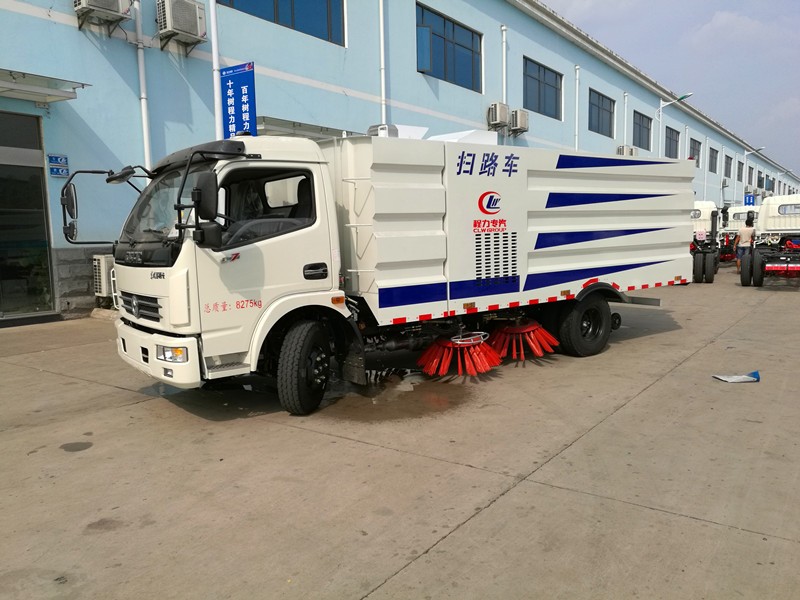 湖北程力扫路洒水两用车解决常规湿式扫路车扬尘问题