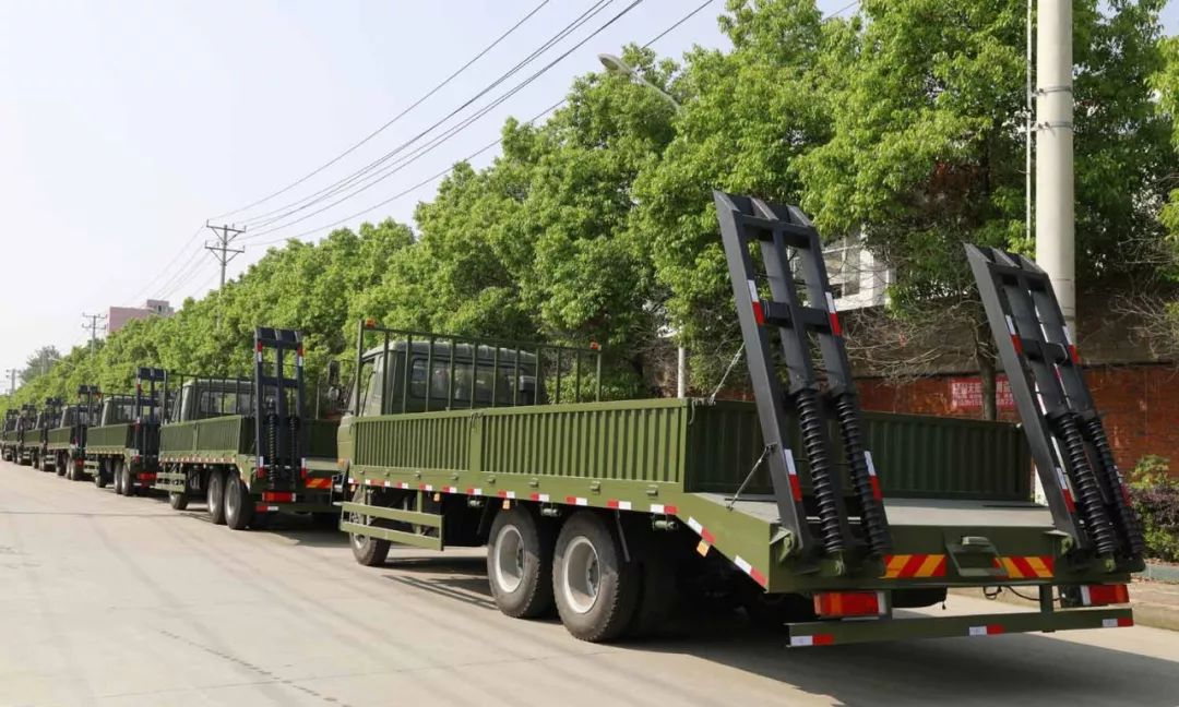 程力集团第二批一体化智能控制压缩垃圾清运车整装待发