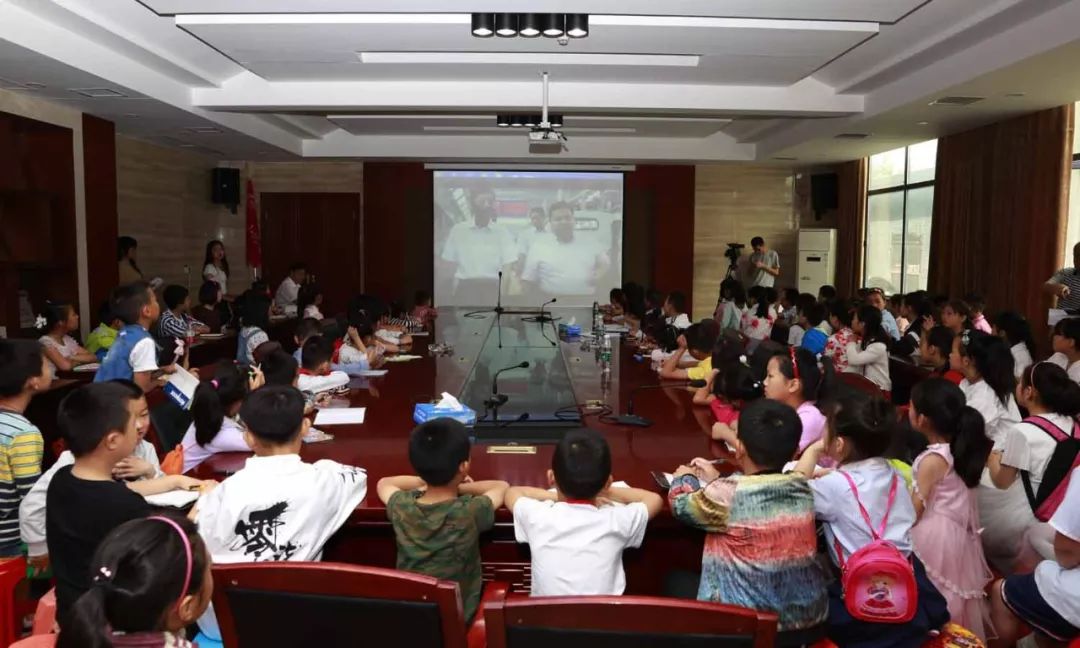 庆祝儿童节，程力举办青少年儿童小记者团“爱生活爱专汽”汽车文化体验活动