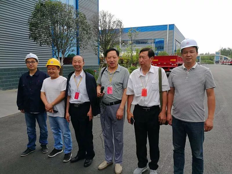 老干部古诗词大赛观光采风团莅临程力汽车集团