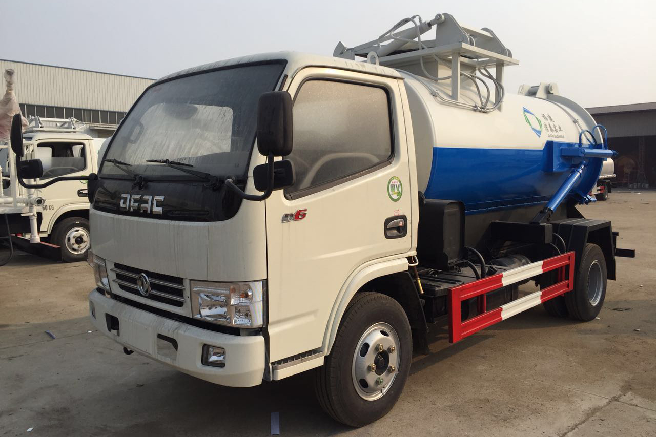 程力公司餐厨垃圾车现货两台 预购从速