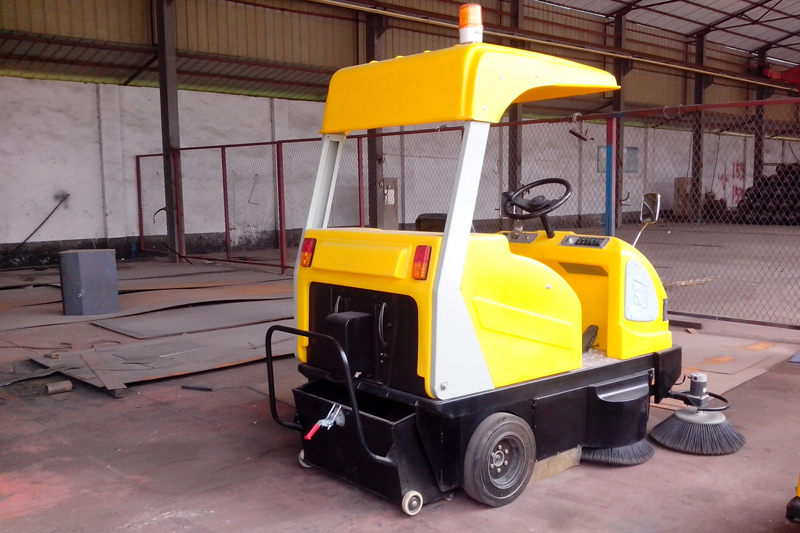 城乡公路清扫车厂家直销 各种垃圾清扫车图片