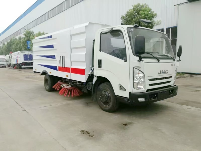 湖北程力河堤石子路面清扫车