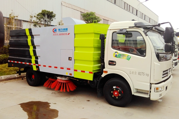 冬季使用扫路车、洗扫车、吸尘车进行路面作业哪个更合适