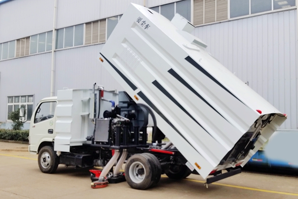 同样是路面清洁车 为什么扫路车为湿式 吸尘车要称为干式