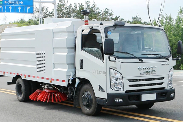 扫路车专用工作装置的磨合期及注意事项