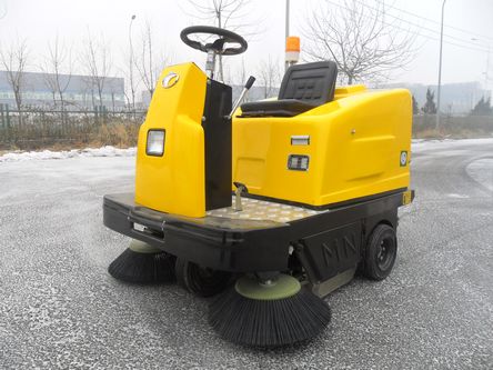 如何让CLW-1880型电动扫地车使用寿命增加到三年以上