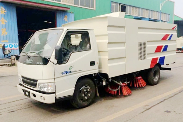 为什么我们推荐江铃系列扫路车、吸尘车、洗扫车产品