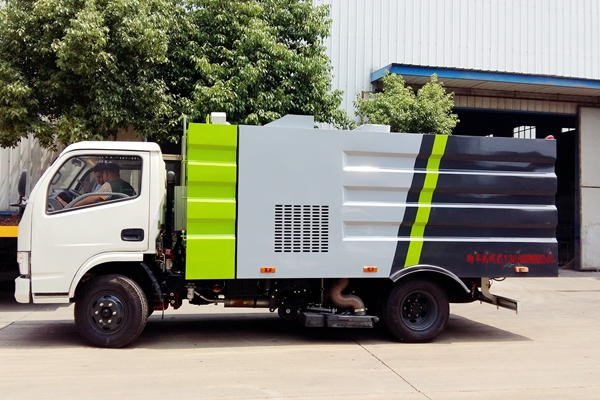 程力吸尘车煤矿厂、钢厂及重度粉尘环境都很实用