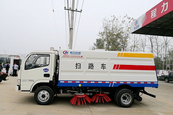 如何正确操作道路清扫车的流程