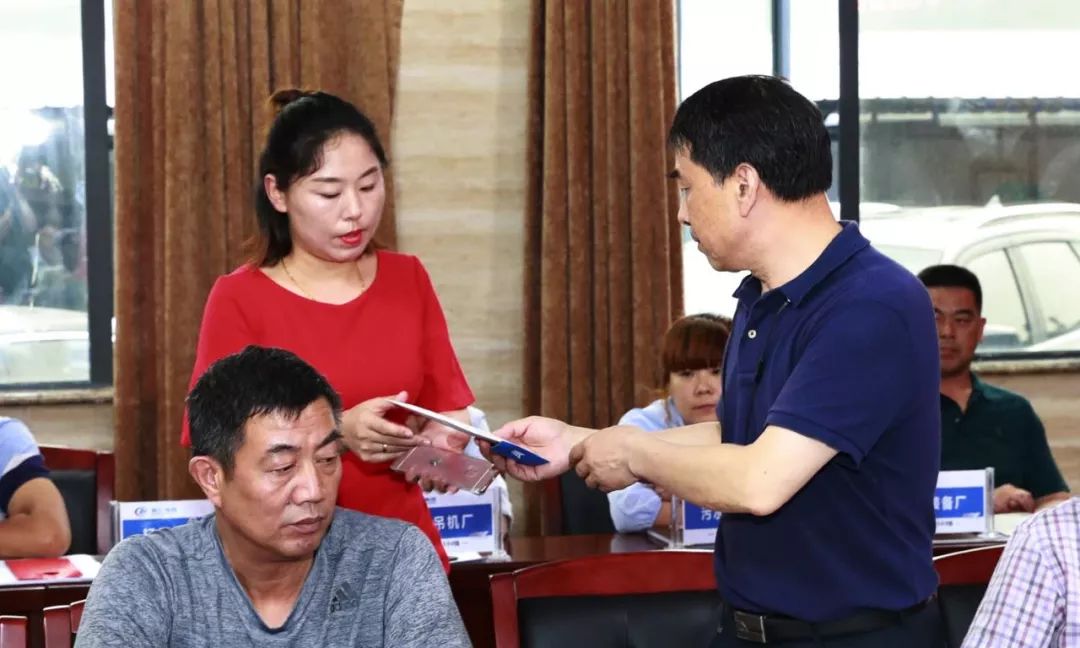 程力专汽上半年累积完成产值近20亿元 达到了全年任务过半的 略目标