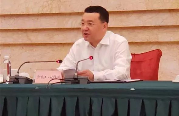 省**召开“长江大保护，民企在行动座谈会” 程力公司董事长程阿罗作典型发言