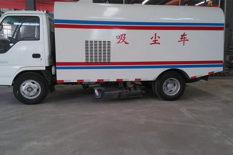 真空型吸尘车的原理与作用