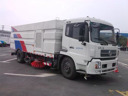 东风天锦（国五）扫路车尿素罐的日常维护保养及注意事项