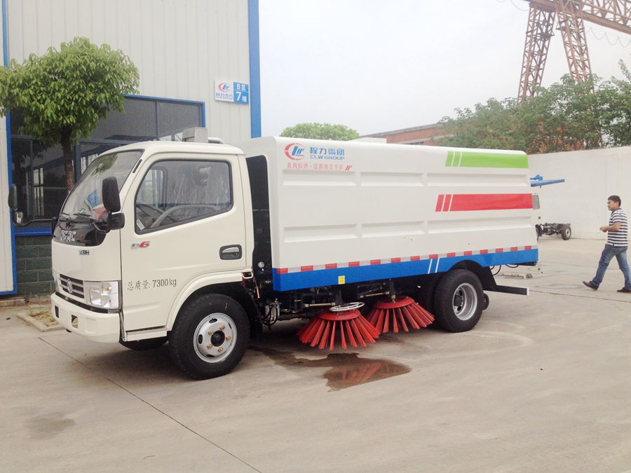 环卫扫路车的保养方法以及使用说明