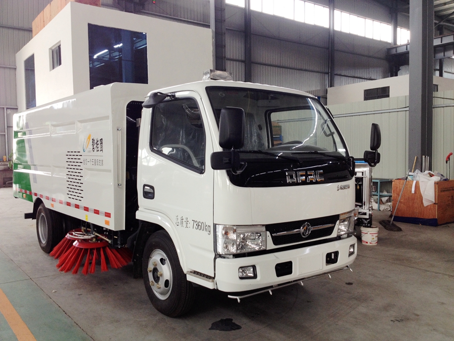 是什么原因造成扫路车尾部吸盘行走胶轮脱落,该怎么处理?