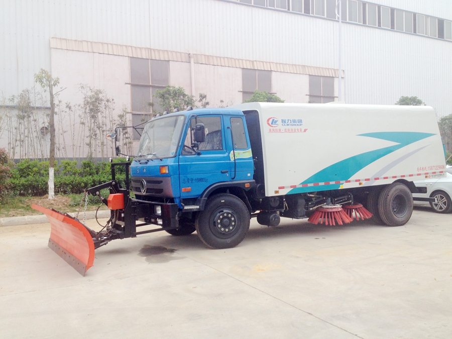 整洁街道不再被垃圾阻碍，程力扫路车