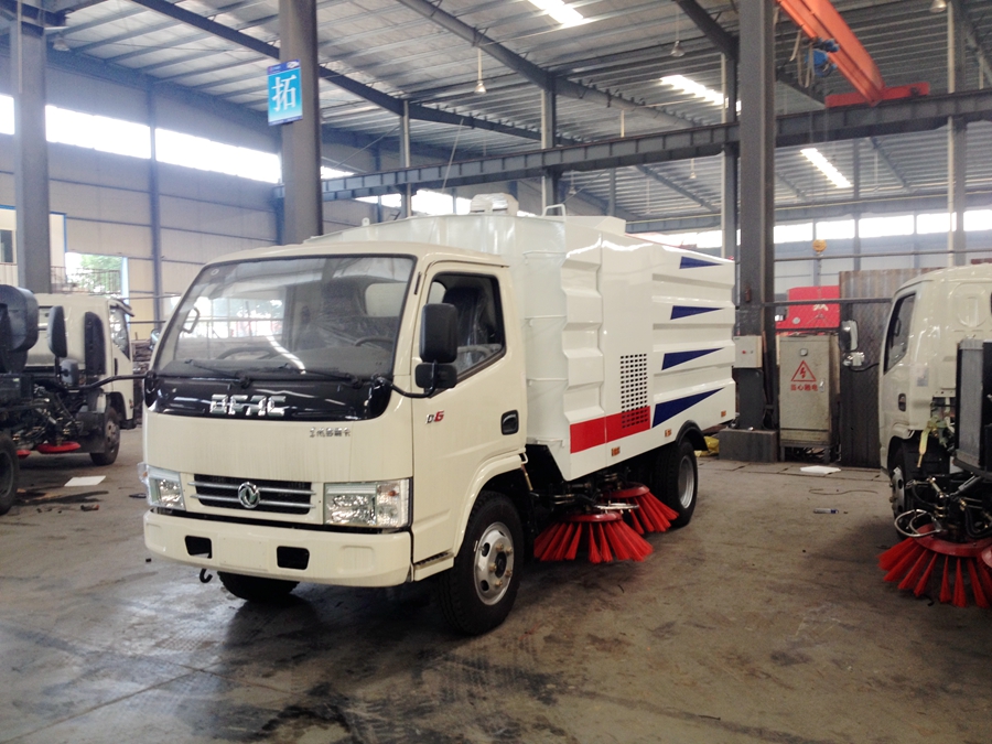 程力环卫厂家吸尘车——低碳环保物美价廉