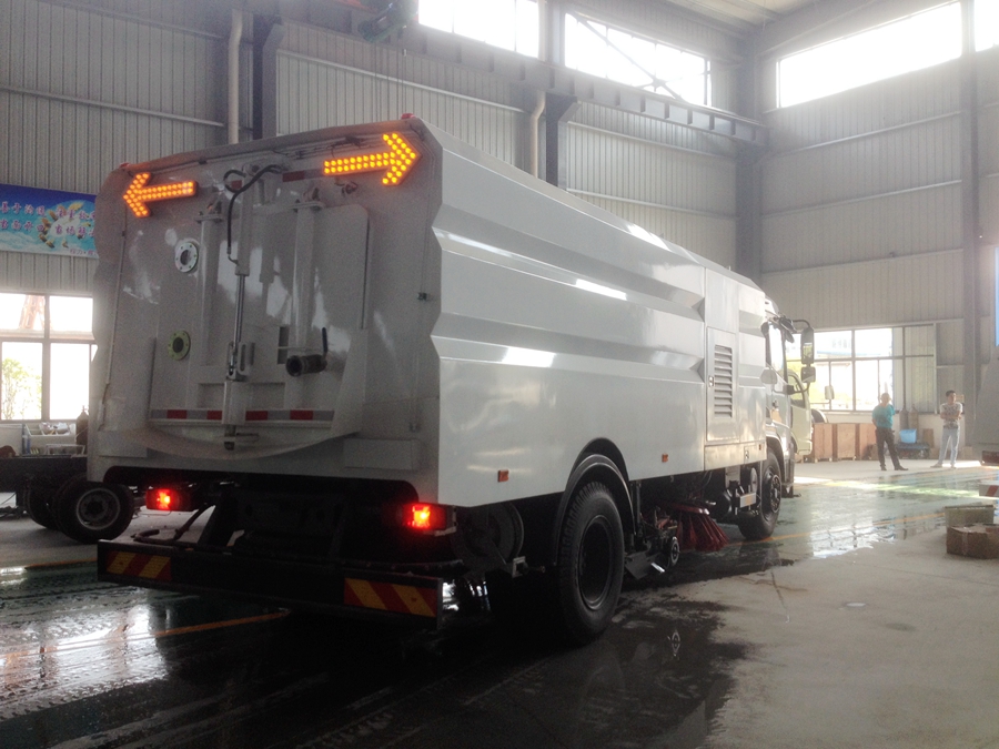 路面清扫冲洗一体车——是您不错的选择