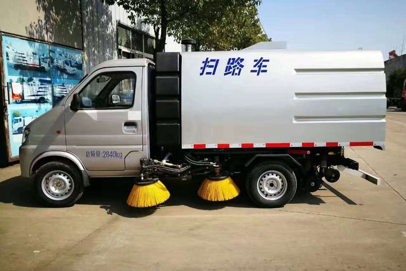 湖北程力分享：扫路车各种车型与之对应的清扫环境！