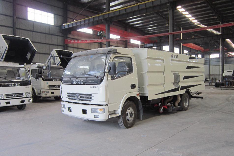 卧扫式吸尘车和常规吸尘车的不同之处