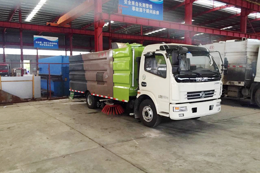 湖北程力洗扫车 “扫出洁净 扫出美丽城市”