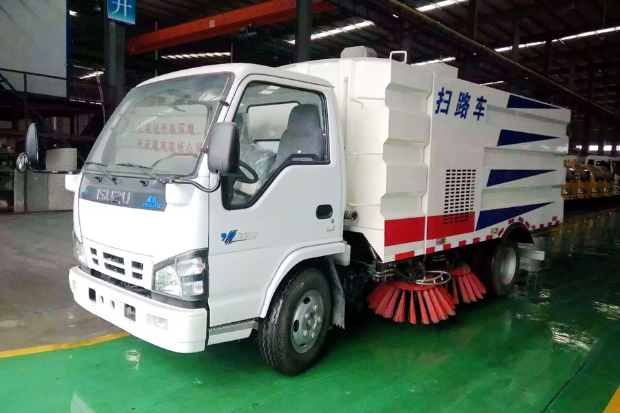 湖北程力专汽汽车道路清扫车的“三大核心优势”
