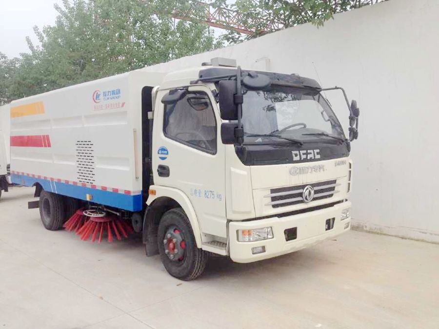 湖北程力扫路车上的熔断器