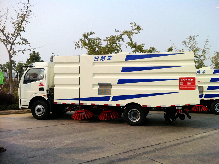 扫路车车轮保养很重要,应时常关注磨损度