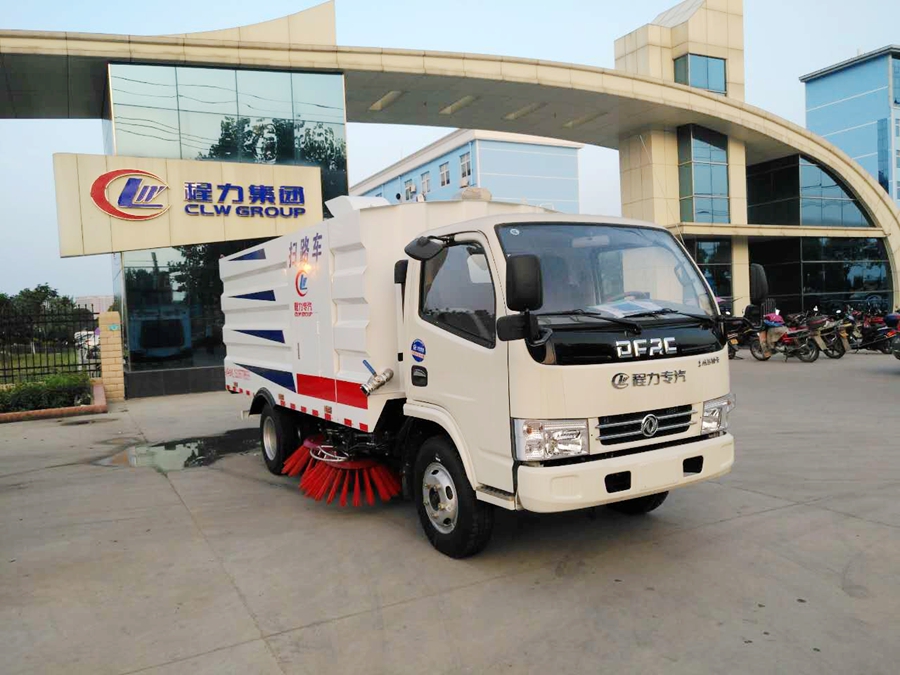 扫路车美容保养的依据与原则