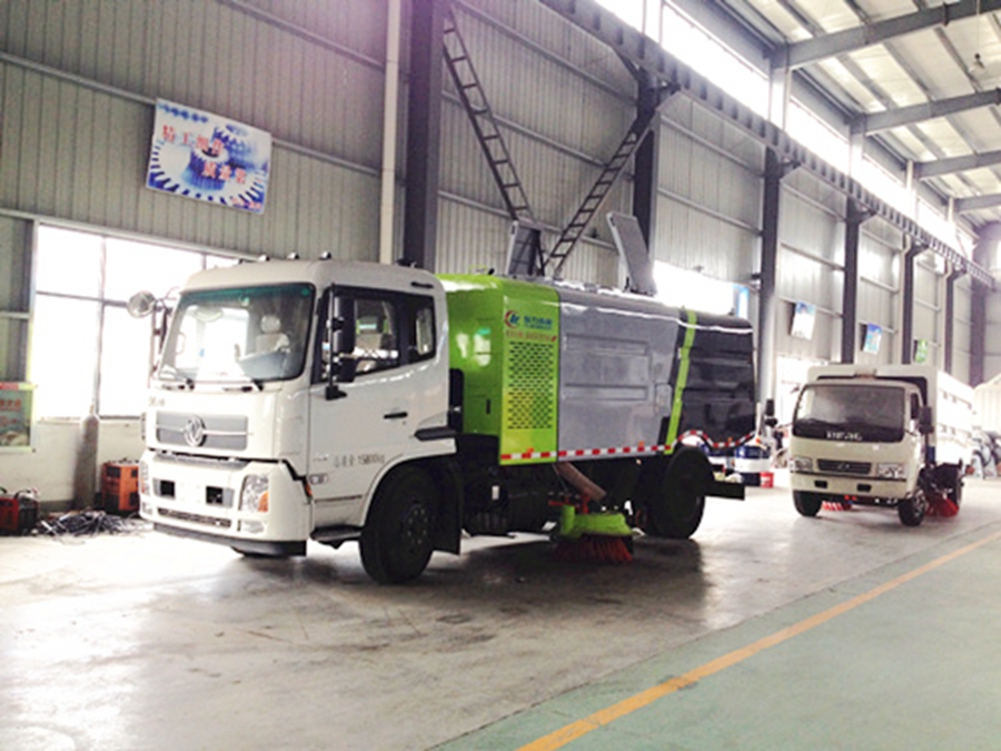 扫路车厂家提示：扫路车久停不用应注意的事项