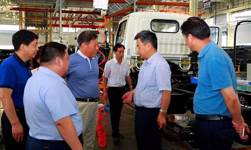 华菱星马集团刘汉如董事长莅临程力汽车集团商务考察暨洽谈 略合作项目