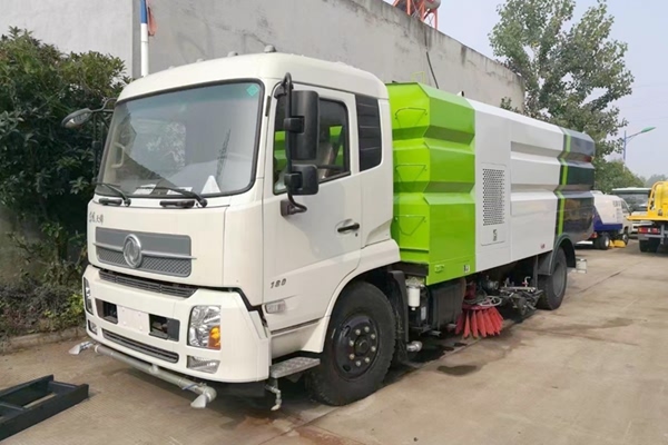 道路清扫车清洗保养的几个小要点