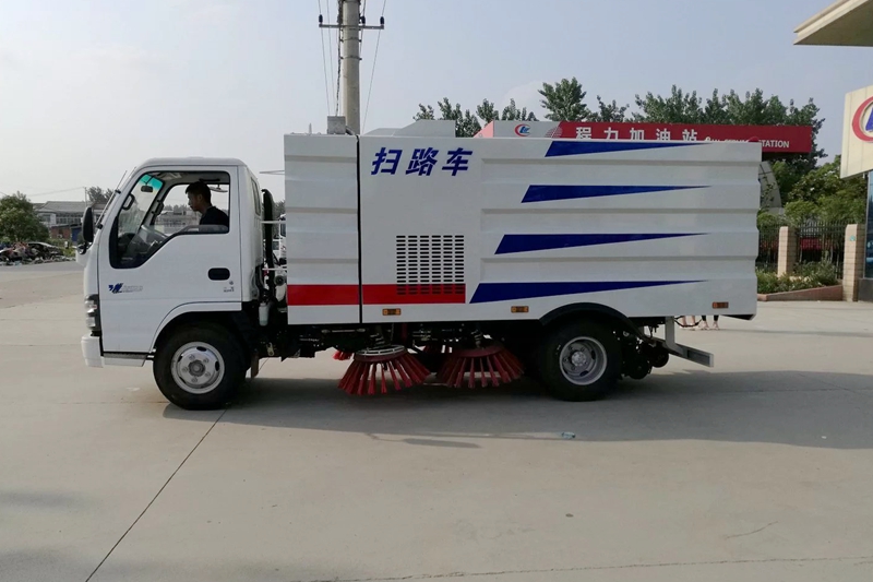 湖北程力扫路车 性能，品质保证!