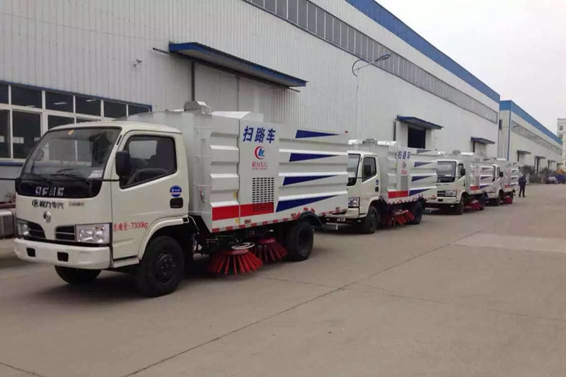 道路清洁卫生湖北程力扫路车