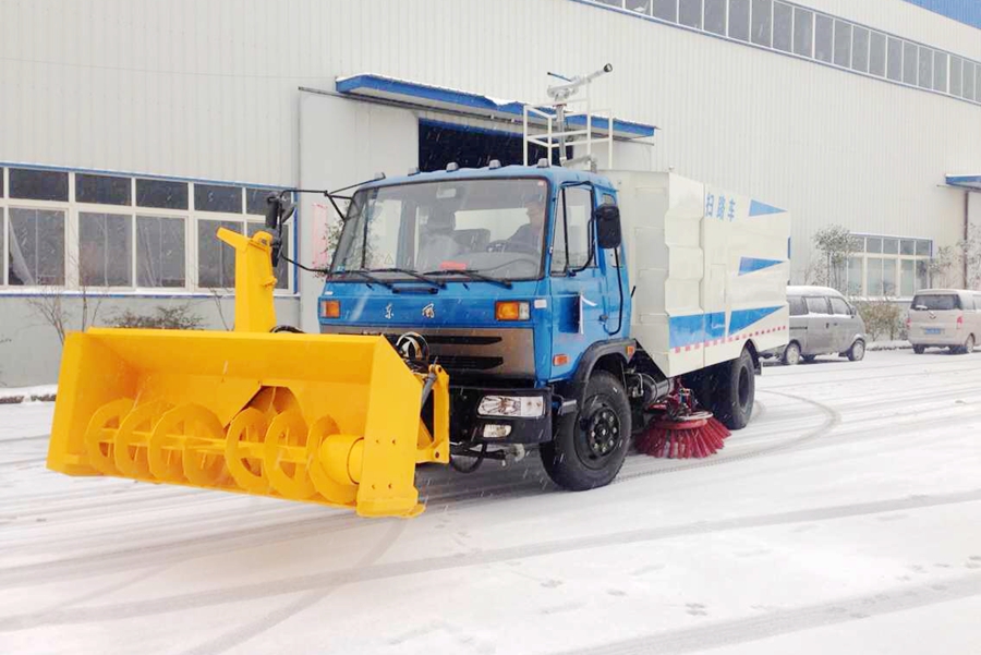 程力东风145扫路车配置从简到繁的变化