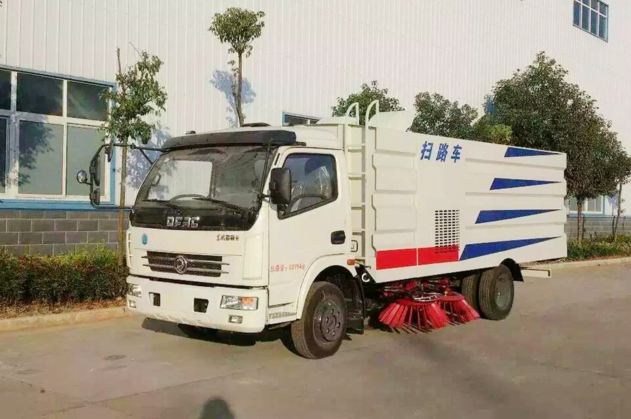 ​做好扫路车的保养工 提前预防扫地车四大不良反应