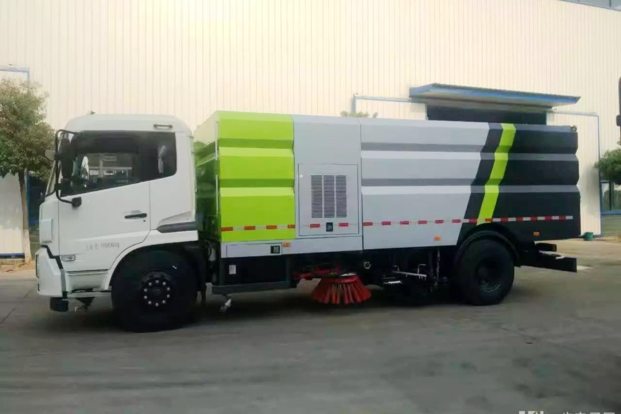 选购清扫车需要考虑四点客观需求