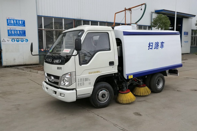 冬季使用扫地车作业建议改换粘度较低机油