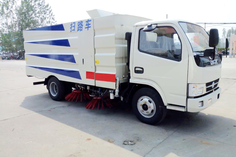 湖北程力程力建议夏天要做好清扫车轮胎的保养