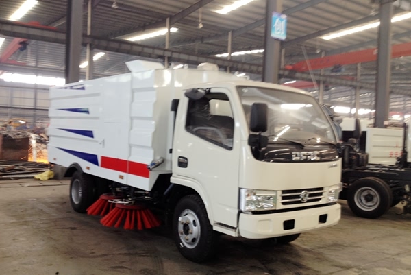 程力公司为您整理的扫路车的种类及各种扫地车优缺点