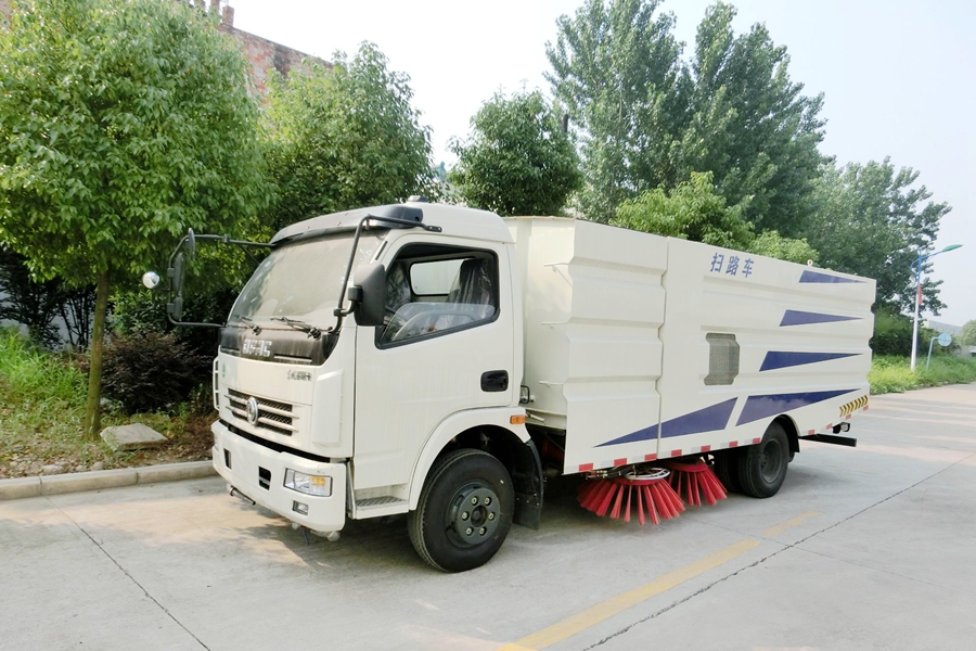 程力清扫车左、右前扫可独立或联动的技术优点