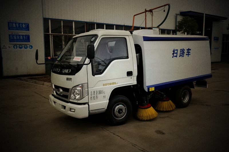 福田小型扫路车多少钱一台？12万即可搞定