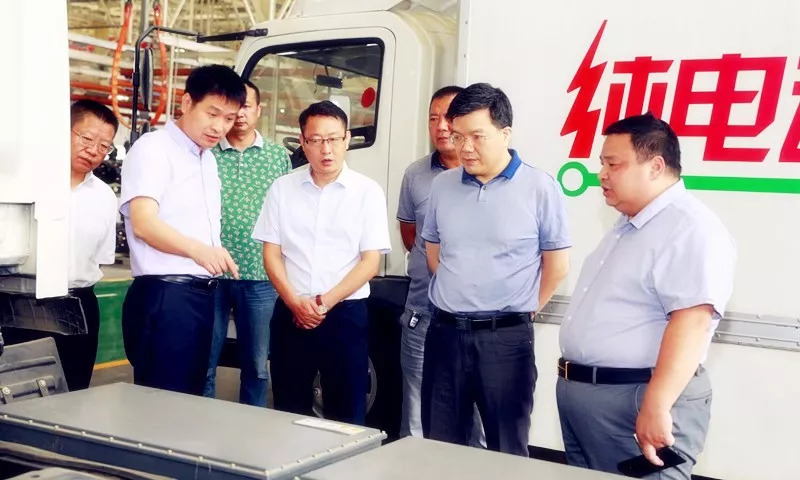 重庆铜梁区**率领团队前往程力集团进行商务考察