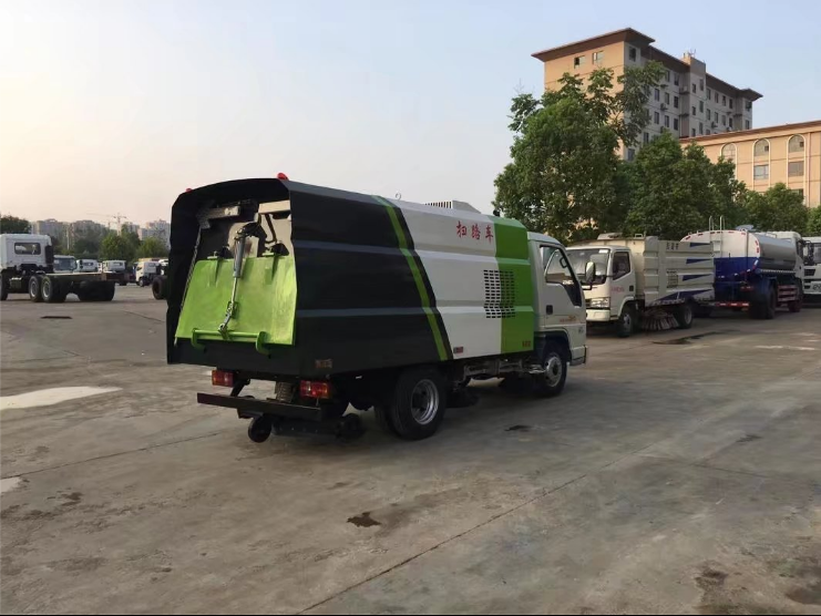 福田小型扫路车