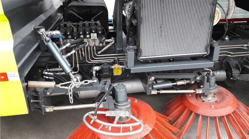 东风小多利卡扫路车